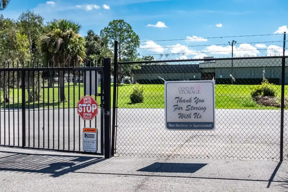 Gate